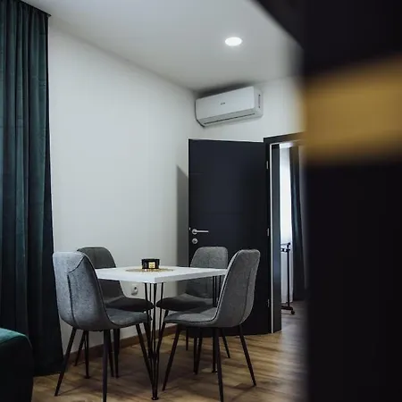 Modern 3 *